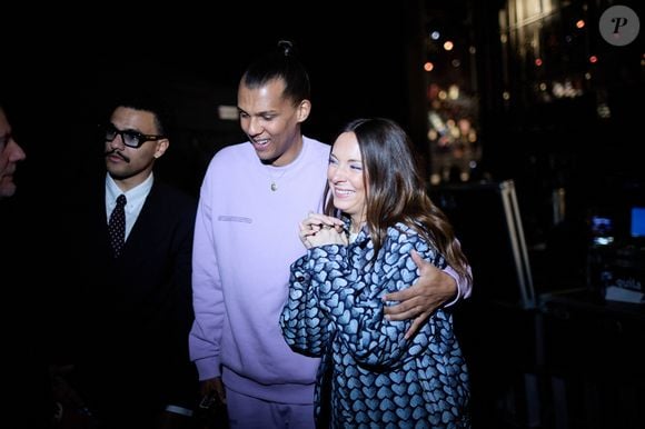 Le duo immortalisé par leur fils de 6 ans

Exclusif - Le chanteur Stromae (Artiste masculin et Album "Multitude"), sa femme Coralie Barbier et son frère Luc Junior Tam en backstage de la 38ème cérémonie des Victoires de la musique à la Seine musicale de Boulogne-Billancourt, France, le 10 février 2023. © Moreau-Veren/Bestimage