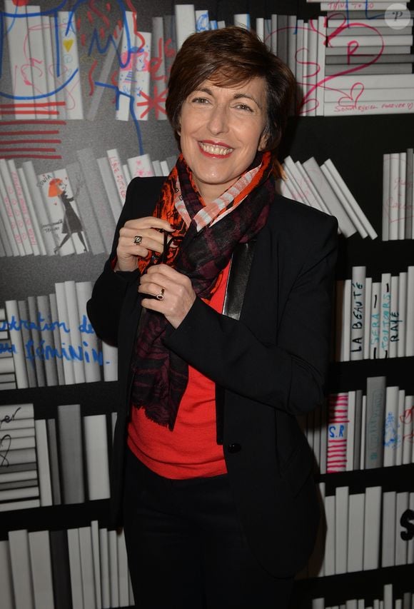 Le journal Le Monde a présenté des excuses officielles pour cette erreur.

Ruth Elkrief - Soirée "Manifesto" pour célébrer les 50 ans de la Maison Sonia Rykiel à Paris, le 16 janvier 2018. © Veeren/Bestimage