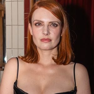 Elle a livré un texte bouleversant dans l'émission "Piquantes" sur Teva adressé à la fille qu’elle n’a jamais eue.

Elodie Frege - Les célébrités au dîner de vente aux enchères Octobre Rose au profit de Ruban Rose à la Brasserie Victor Hugo à Paris, le 23 octobre 2025.
© Sébastien Fremont / Bestimage