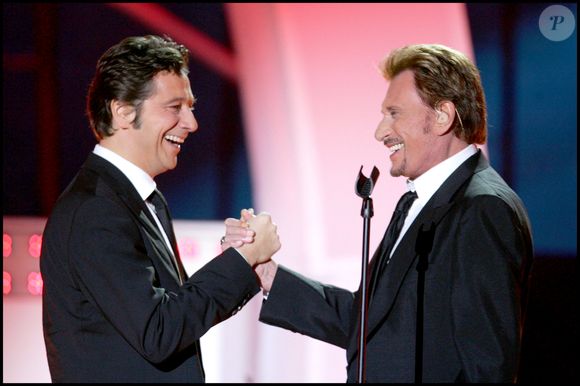 Laurent Gerra et Johnny Hallyday - Emission "tenue de soriée" diffusée en direct sur France 2 le 24 novembre 2007 depuis la ville de Nantes.
Guillaume Gaffiot/Bestimage