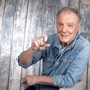 Portrait de Herbert Léonard lors de l'enregistrement de l'émission "Chez Jordan de Luxe" à Paris. Le 8 octobre 2024
© Cédric Perrin / Bestimage