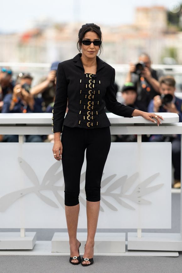 Leïla Bekhti, présidente du jury, au Photocall du jury "Un Certain Regard" lors du 79ème Festival International du Film de Cannes, le 13 mai 2026. © Jacovides / Moreau / Bestimage