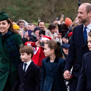 Le prince Louis, la princesse Charlotte, et le prince George vont être scolarisés à Marlborough college...

(de gauche à droite) La princesse de Galles, le prince Louis, la princesse Charlotte, le prince de Galles et le prince George assistent au service religieux du matin de Noël à l'église St Mary Magdalene à Sandringham, Norfolk, Angleterre, Royaume-Uni, le mercredi 25 décembre 2024. Photo by Aaron Chown/PA Wire/ABACAPRESS.COM