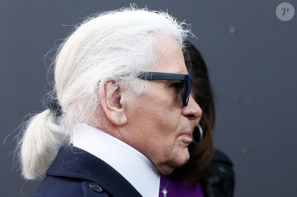 Le créateur de mode Karl Lagerfeld arrive à l'inauguration de l'exposition " Feuerbach's Muses - Lagerfeld's Models " à Hambourg, Allemagne, 22 février 2014. Photo Bodo Marks/DPA/ABACAPRESS.COM