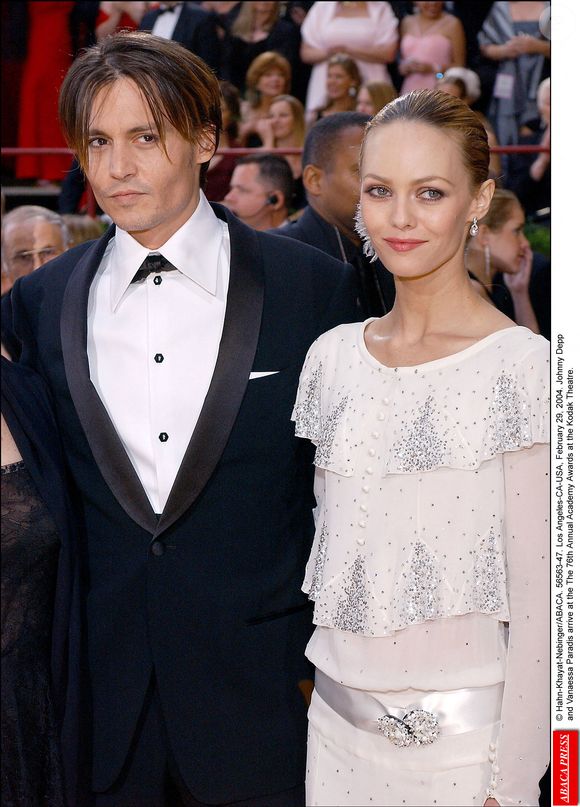 Los Angeles, 29 février 2004. Johnny Depp et Vanessa Paradis arrivent à la 76ème cérémonie des Oscars au Kodak Theatre. Photo Hahn-Khayat-Nebinger/Abaca