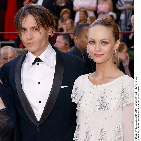 Los Angeles, 29 février 2004. Johnny Depp et Vanessa Paradis arrivent à la 76ème cérémonie des Oscars au Kodak Theatre. Photo Hahn-Khayat-Nebinger/Abaca