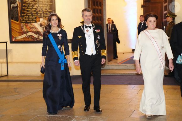 Un détail a particulièrement attiré l’attention : la tiare portée par Mary de Danemark.

Photo par Ritzau Scanpix/ABACA