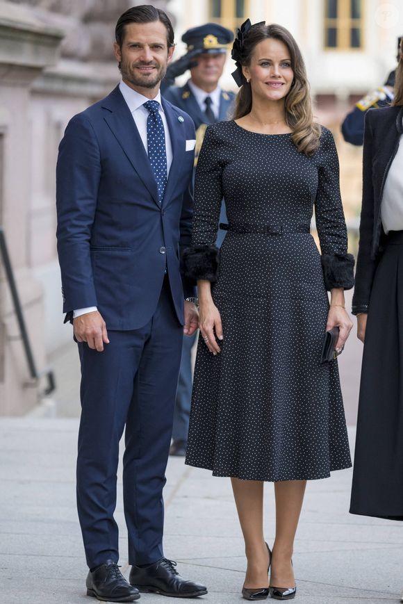 Ines Marie Lilian Silvia et sera connue sous le nom de princesse Ines", a indiqué la Cour dans un communiqué publié ce 10 février 2025.

La princesse Sofia (Hellqvist) de Suède, enceinte, et Le prince Carl Philip de Suède - La famille royale de Suède assiste au service religieux pour l'ouverture du Parlement 2024 à la cathédrale Storkyrkan à Stockholm, le 10 septembre 2024. 
© SPA / Dana Press / Bestimage