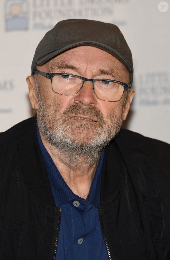 Phil Collins reconnaît que sa consommation excessive d’alcool a affecté sa santé, notamment ses reins.

Phil Collins à la conférence de presse de Little Dreams Foundation au Satai à Miami le 2 octobre 2018. Photo par Bestimage