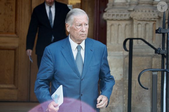 Alain Duhamel - Sorties des obsèques de Philippe Labro en l'église de Saint-Germain-des-Prés à Paris le 13 juin 2025. © Dominique Jacovides - Christophe Clovis / Bestimage