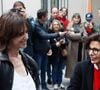 Une situation qui pose la question de la pérennité du lieu, dont l'obtention du label Maison des illustres avait été célébrée le 2 avril 2024.
Charlotte Gainsbourg, Rachida Dati (ministre de la culture) lors de la cérémonie de dévoilement de la plaque "Maison des Illustres" de la Maison Gainsbourg à Paris, France, le 2 avril 2024. © Christophe Clovis/Bestimage