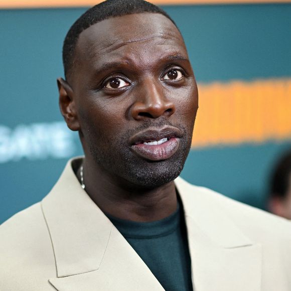 C'est via une publication sur X que la SNCF a démenti les allégations avancées par un célèbre média au sujet de l'acteur Omar Sy.

L'acteur français Omar Sy assiste à l'avant-première new-yorkaise de « Shadow Force » de Liongate à l'AMC Lincoln Square 13, New York, NY Photo : Anthony Behar/SPUS/ABACAPRESS.COM