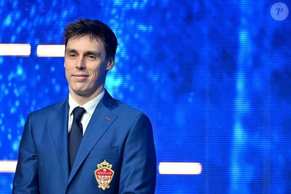 Deux hommes, un père et son fils, supporters turcs, étaient poursuivis pour s'en être pris à Louis Ducruet, et à des amis.

Louis Ducruet, le président des Barbagiuans remet le prix du Best Docu-Series durant la cérémonie des Sportel Awards 2025 au Grimaldi Forum à Monaco, le 20 octobre 2025. © Bruno Bebert/Bestimage