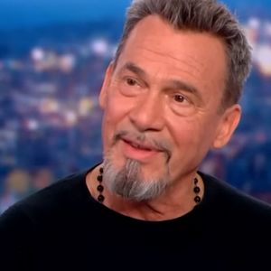 Florent Pagny, qui va beaucoup mieux, était l'invité de Gilles Bouleau aux 20 heures de TF1 le jeudi 16 novembre.
© Captute TV TF1 via Bestimage