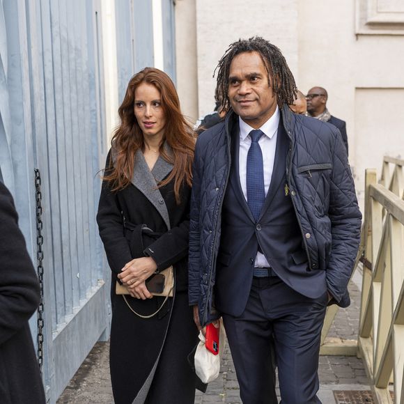 Quelques années plus tard, ils se marient en 2017, entre la Grèce et le Liban, lors de deux cérémonies.

Christian Karembeu et sa femme Jackie Chamoun rencontrent le pape François au Vatican le 22 mars 2023.

© Pierre Perusseau / Bestimage