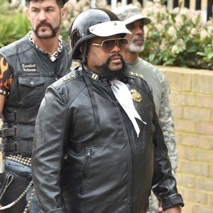 Le décès du chanteur est survenu de manière soudaine après l'apparition d'une maladie foudroyante.
Victor Willis - Le groupe Village People pendant le tournage du show "This Morning" devant les studios ITV à Londres, le 19 mars 2019.
© Bestimage