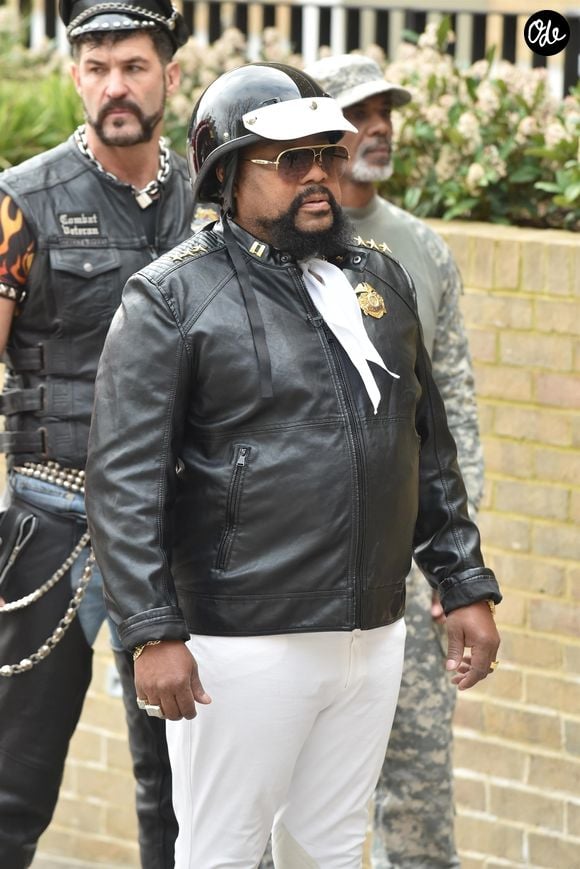 Le décès du chanteur est survenu de manière soudaine après l'apparition d'une maladie foudroyante.

Victor Willis - Le groupe Village People pendant le tournage du show "This Morning" devant les studios ITV à Londres, le 19 mars 2019.

© Bestimage