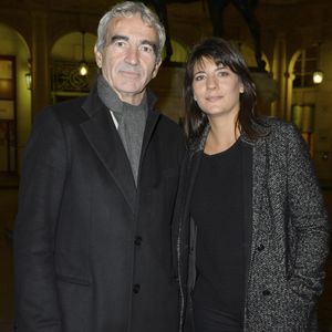 Estelle Denis et son compagnon Raymond Domenech - Générale du nouveau spectacle "Ma vie rêvée" de Michel Boujenah au Théâtre Edouard VII à Paris, le 24 novembre 2014.
©COADIC GUIREC / BESTIMAGE