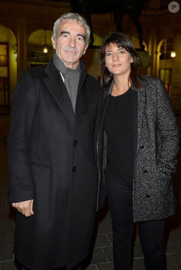 Estelle Denis et son compagnon Raymond Domenech - Générale du nouveau spectacle "Ma vie rêvée" de Michel Boujenah au Théâtre Edouard VII à Paris, le 24 novembre 2014.
©COADIC GUIREC / BESTIMAGE
