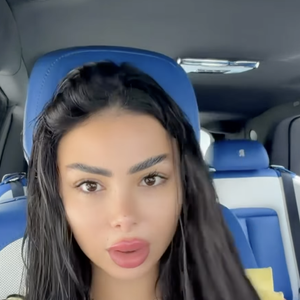 Paniquée, l'influenceuse de 28 ans Maëva Ghennam, installée sur l'île comme Nabilla ou Caroline Receveur, avait appelé la France au secours.

Maëva Ghennam le 7 mars 2026 en story Instagram