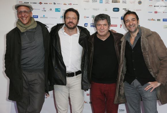 Il réalisera d’ailleurs lui-même un prochain épisode, tourné en septembre 2025 avec le retour de Lionnel Astier dans l'enquête.

Les acteurs Samuel Le Bihan, Rodrigue Faucin, Lionnel Astier,  Mikaël Fitoussi pour "Alex Hugo soleil noir " lors du 18ème Festival des créations télévisuelles de Luchon, le 5 février 2016.

© Patrick Bernard/Bestimage