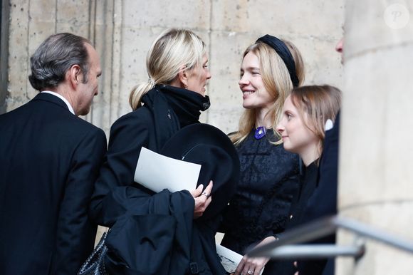 Exclusif - Xavier Niel, Ségolène Gallienne, Natalia Vodianova à la sortie de la messe hommage à Doris Brynner en l'église Saint-Philippe-du-Roule à Paris le 4 juin 2025.

© Christophe Clovis / Bestimage