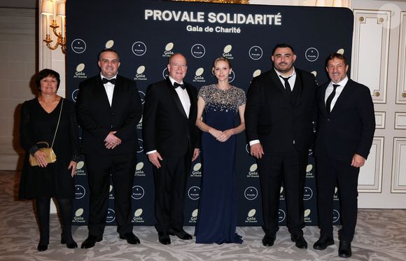 Mathieu Giudicelli, directeur général de Provale, Le prince Albert II de Monaco, La princesse Charlène de Monaco, Malik Hamadache, président de Provale, Philippe Sella lors de la soirée de gala Provale Solidarité à l'hôtel Four Seasons Hôtel, George V à Paris le 13 mars 2026. © Dominique Jacovides / Bestimage