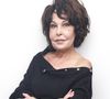 “Je ne vous cache pas que j’aimerais bien, parfois, recevoir un coup de fil d’un metteur en scène qui me dise : ‘J’ai une pièce pour toi’”, indique-t-elle

Exclusif - Isabelle Mergault - Rendez-vous - Enregistrement de l'émission "100% Logique", présentée par C.Féraud et diffusée le 9 mars sur France 2
© Jack Tribeca / Bestimage