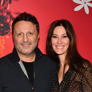 Arthur est revenu sur sa grave dépression.

Mareva Galanter et Arthur (Jacques Essebag) au concert de M.Galanter au théâtre Music-Hall Show l'Alhambra à Paris, France. © Veeren/Bestimage