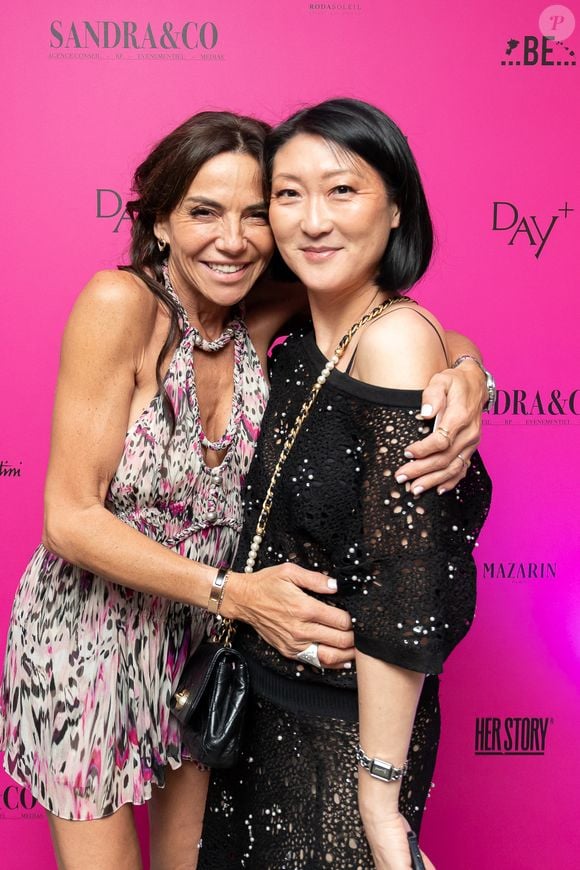 Parmi les moments forts de la soirée d'anniversaire de Sandra, Fleur Pellerin (ndlr : Ancienne Ministre de la Culture de France) a interprété un des titres phares de Britney Spears 

Exclusif - Sandra Sisley Fleur Pellerin lors d'une soirée  à la suite Sandra & Co lors du Festival International des Séries de Cannes, Canneseries Saison 8, à l’hôtel JW Marriott Cannes
© Aurelio Stella / William Sanches Tavares / Bestimage