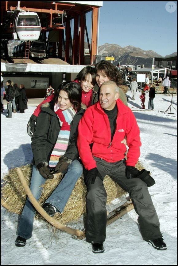 Archives : Michel Fugain et son ex Stéphanie et leurs filles Marie et Laurette