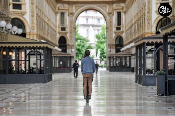 événement mode spectaculaire célébrant l'artisanat et l'innovation.

La Galleria Vittorio Emanuele II à Milan, le 27 avril 2020. © LaPresse / Panoramic / Bestimage