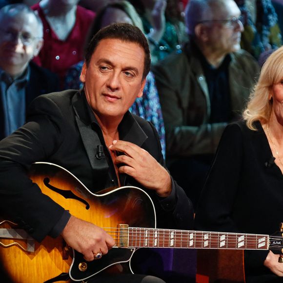 Exclusif - Dany Brillant et sa mère Mireille Cohen lors de l'enregistrement de l'émission "Famille je vous aime" présentée par M. Drucker et qui sera diffusée le 13 juin 2025 sur France 3, aux Studios rive gauche à Paris, France, le 14 avril 2025. © Clovis-Gaffiot/Bestimage
