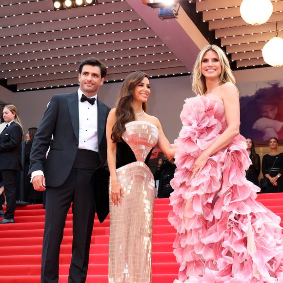 Carlos Sainz Jr., Eva Longoria (Bijoux Pasquale Bruni), Heidi Klum - Montée des marches du film « Partir un jour » pour la cérémonie d’ouverture du 78ème Festival International du Film de Cannes, au Palais des Festivals à Cannes. Le 13 mai 2025
© Jacovides-Moreau / Bestimage
