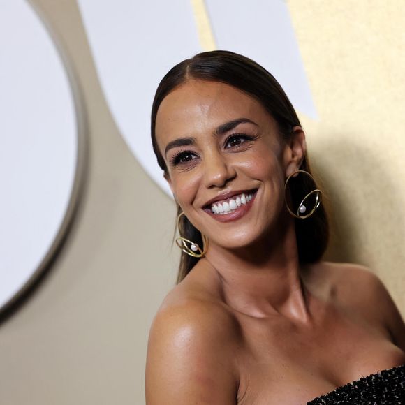 Elle a raconté que c’est un ancien compagnon originaire de Fort-de-France qui lui a fait découvrir l’île pour la première fois. 

Alice Belaïdi (bijoux Tasaki, Bague Aurora, Boucles d'oreilles Nacreous, Bracelet danger horn plus )  - Photocall de la 50ème édition de la cérémonie des César à l'Olympia à Paris, France, le 28 février 2025 © Dominique Jacovides - Olivier Borde / Bestimage