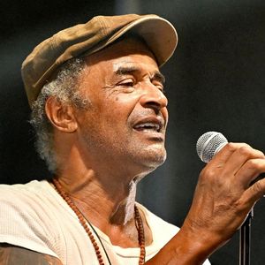 Yannick Noah, joueur de tennis et musicien français, a donné un concert avec Top Music à l'occasion de l'ouverture du Tournoi international de tennis de Strasbourg WTA 500, le 17 mai 2025, à Strasbourg, en France. Photo de Nicolas Roses/ABACAPRESS.COM