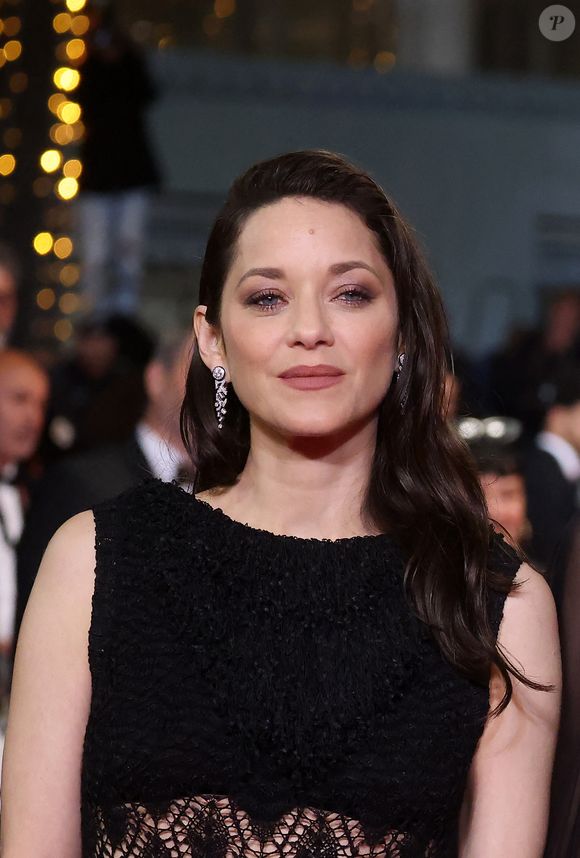 Marion Cotillard - Montée des marches du film " Roma elastica " lors du 79ème Festival International du Film de Cannes, le 20 mai 2026. © Jacovides-Moreau / Bestimage