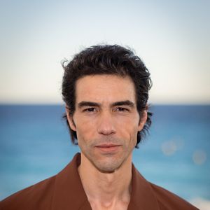Tahar Rahim pose lors d'un photocall de 'Monsieur Aznavour' dans le cadre du 6ème Festival Cinéroman à Nice, France, le 5 octobre 2024. Photo par Shootpix/ABACAPRESS.COM