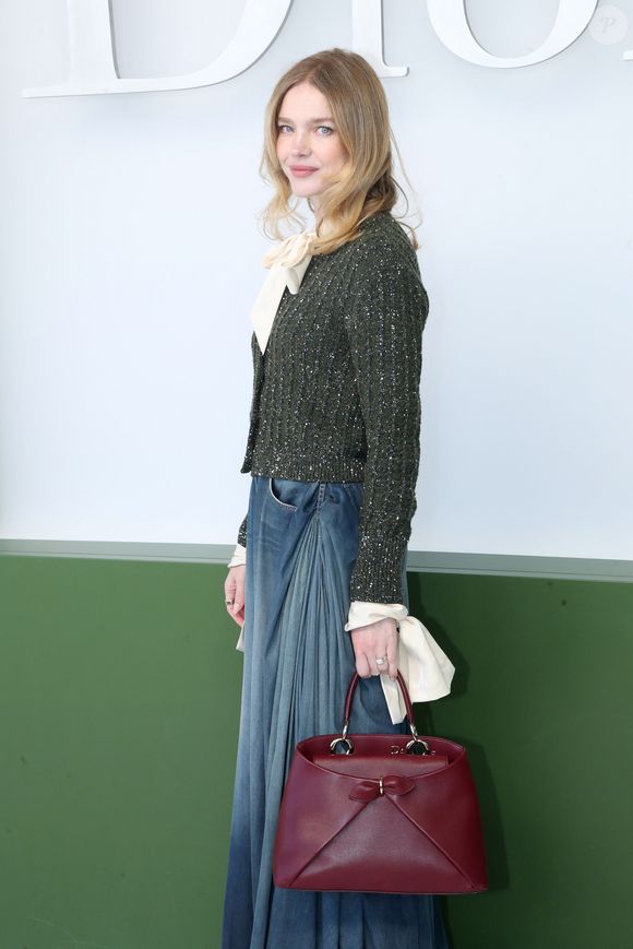 Son compte LinkedIn est un véritable témoignage de la femme d’affaires qu’elle est devenue au fil des années. 

Natalia Vodianova - Célébrités au Défilé de Mode Dior, Prêt-à-porter Automne / Hiver 2026-2027, Photocall, dans le cadre de la Fashion Week de Paris, France, le 03 Mars 2026.

© Bertrand Rindoff / Bestimage