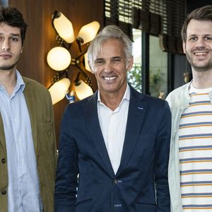 Exclusif - Giacomo, Paul et Alessandro Belmondo - Déjeuner Pères et fils au restaurant Langosteria - Cheval Blanc Paris le 27 juin 2023.

© Julio Piatti / Bestimage