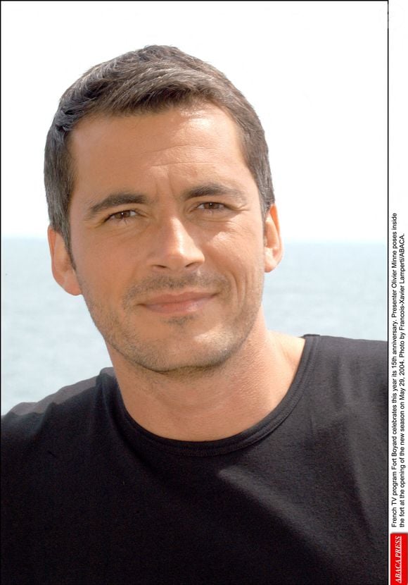 L'émission Fort Boyard fête cette année ses 15 ans. Le présentateur Olivier Minne pose à l'intérieur du fort lors de l'ouverture de la nouvelle saison, le 29 mai 2004. Photo : François-Xavier Lamperti/ABACA.