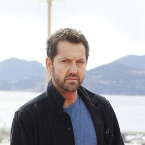 Une région qui attire plein d'autres stars !

Frédéric Diefenthal au photocall de la série "Ici tout commence" lors de la 5ème saison du festival International des Séries "Canneseries" à Cannes, France, le 2 avril 2022. © Denis Guignebourg/Bestimage