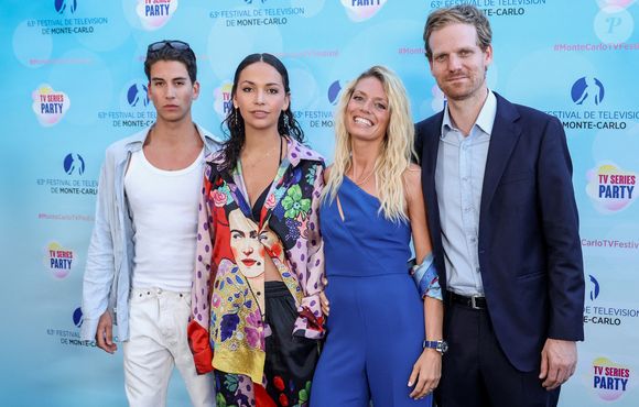 Constantin Balsan, Mateo Paitel, Marie Fevre et Aurore Delplace (Un si grand soleil)  pour la soirée du 1000ème épisode de "NCIS" autour d'un gateau au Neptune lors de la 63ème édition du Festival de television de Monte-Carlo, Monaco, le 15 juin 2024. © Denis Guignebourg/BestImage
