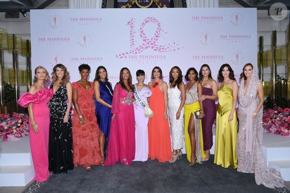 Sylvie Tellier, Sophie Thalmann, Corinne Coman (robe Christophe Guillarmé) , Chloé Mortaud, Nathalie Marquay (robe Christophe Guillarmé) , Eve Gilles, Miss France 2024, Mélody Vilbert, Indira Ampiot, Clémence Botino, Camille Cerf, Mareva Galanter, Maeva Coucke - Photocall du 5ème gala de charité de l'association "Les Bonnes Fées" à l'occasion de la campagne mondiale "Octobre Rose" à l'hôtel Peninsula, Paris le 3 octobre 2024. A l'occasion de la campagne mondiale "Octobre Rose", l'hôtel Peninsula Paris lance son programme caritatif "Peninsula in Pink", dont les bénéfices seront reversés à l'association "Les Bonnes Fées". © Rachid Bellak/Bestimage
