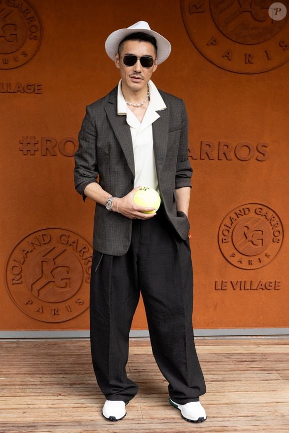 Bing Hu au village lors des Internationaux de France de Tennis de Roland Garros 2026. Paris, le 2 juin 2026.
© Jacovides-Moreau / Bestimage