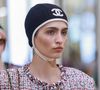 Après avoir exercé son talent dans les prestigieux ateliers de la maison Chanel, Catherine Osti a décidé de voler de ses propres ailes.

Défilé Chanel N°2 "Collection Croisière 2026-2027 (Chanel Cruise)" au Casino municipal de Biarritz
© Olivier Borde / Betimage