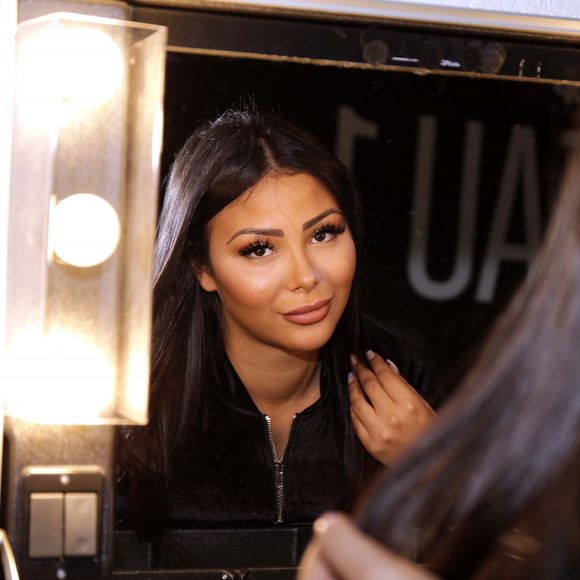 C'est le cas de Maeva Ghennam qui a écrit en story Instagram : "À Dubaï, nous sommes protégés. Il n’y a pas d’attentats, on ne se fait pas cambrioler, les gens ne nous volent pas".

Exclusif - Portrait de Maeva Ghennam (Les Marseillais) le 10 octobre 2019 à Paris © Cédric Perrin / Bestimage