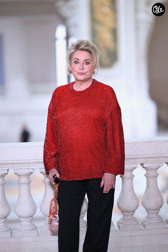 Catherine Deneuve assiste au défilé Chanel Haute Couture automne-hiver 2026/2027 dans le cadre de la Fashion Week de Paris, le 7 juillet 2026 à Paris, en France. Photo de Franck Castel/ABACAPRESS.COM