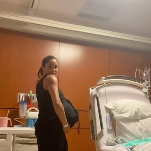 Contre toute attente, l'ex-actrice américaine a également dévoilé les coulisses de son accouchement ! Avant d'accoucher, Meghan Markle s'est illustré en danse en salle de travail... Et sa vidéo a eu le mérite de faire le buzz !

Meghan Markle en compagnie du prince Harry à quelques heures de son accouchement (Capture d'écran 2025).