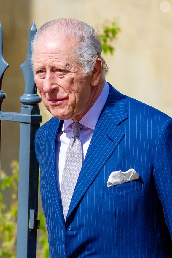 Des membres de la famille royale britannique assistent à l'office annuel de Pâques à la chapelle Saint-Georges, dans l'enceinte du château de Windsor, à Windsor, au Royaume-Uni.

Sur la photo : King Charles (Le roi Charles III d'Angleterre)